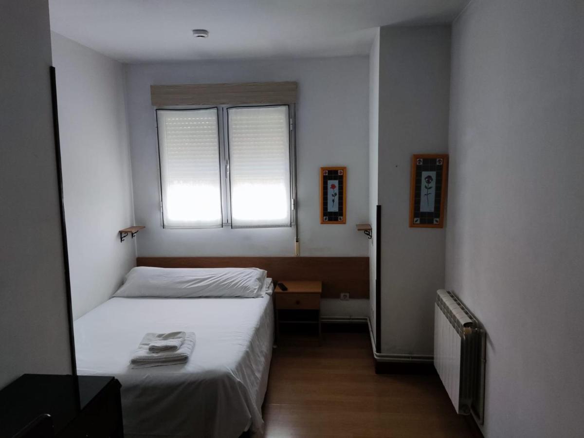 Pension Las Matillas Miranda de Ebro Exteriör bild