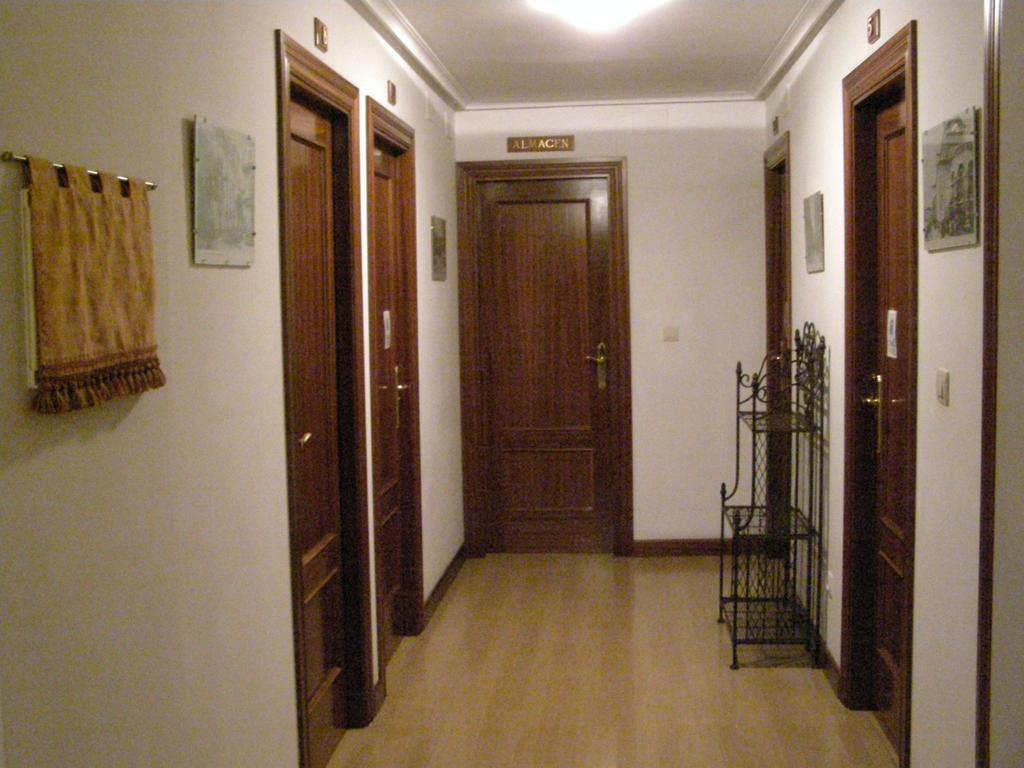 Pension Las Matillas Miranda de Ebro Exteriör bild